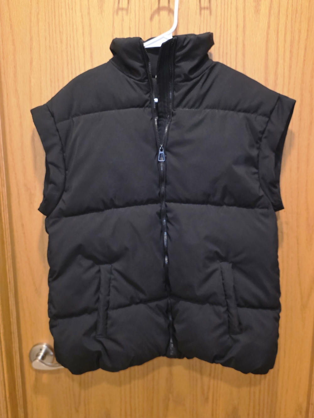 Black Sleeveless Oversized Puffer Vest for Women - Insulated Layering Vest